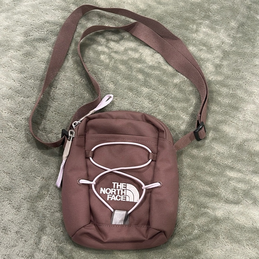 Brand new north face bag. Never been used. Make offers!!